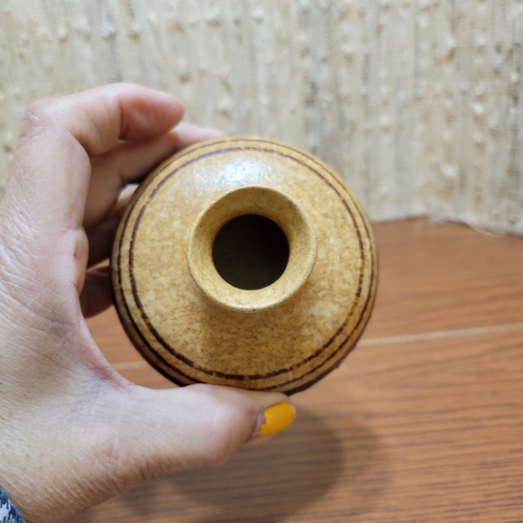 Vintage Pottery Craft Small Vase Glazed in tan with brown stripes - Picture 3 of 3